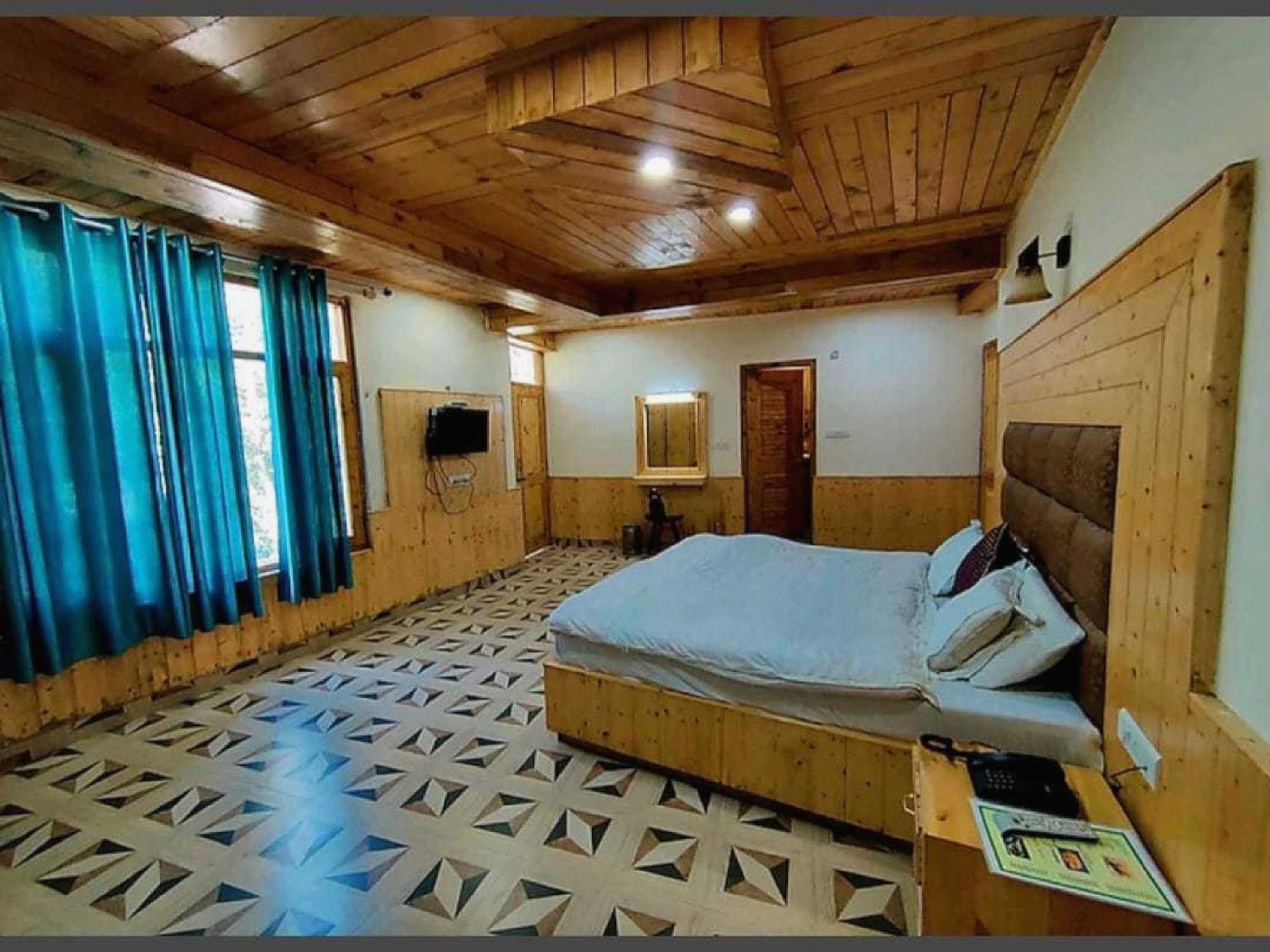 Hotel O Antriksh Cottage Manāli Eksteriør billede