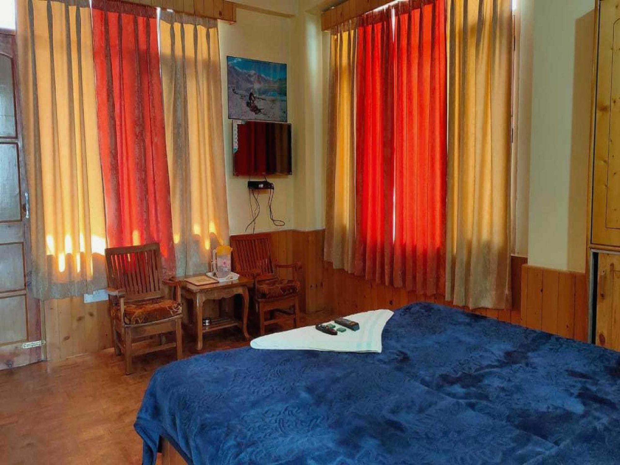 Hotel O Antriksh Cottage Manāli Eksteriør billede