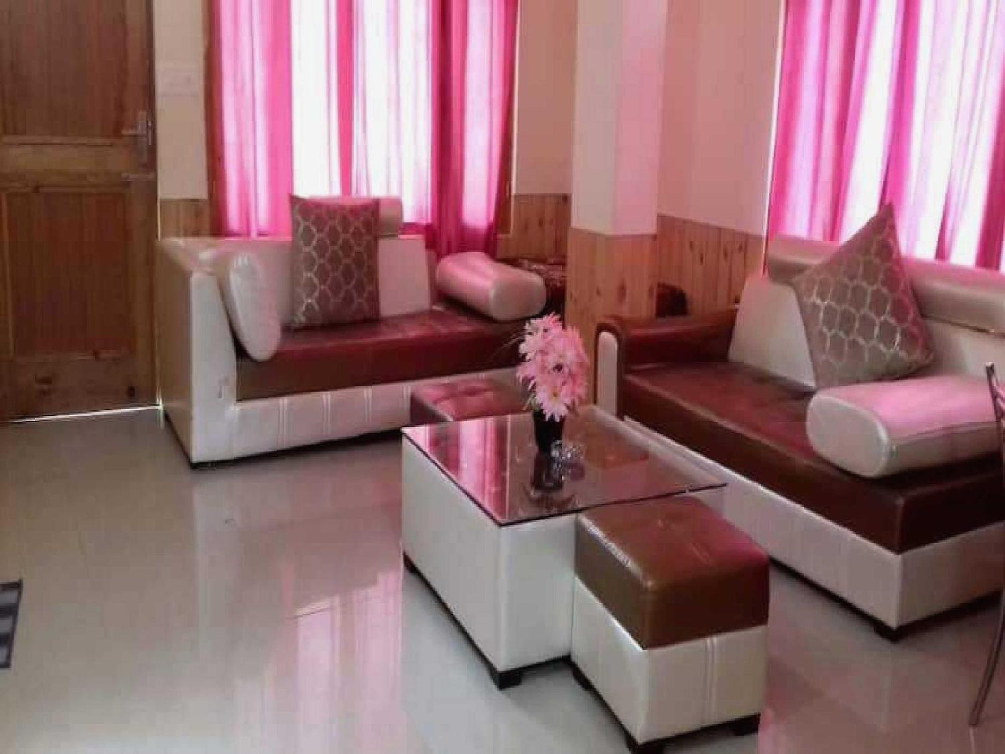 Hotel O Antriksh Cottage Manāli Eksteriør billede