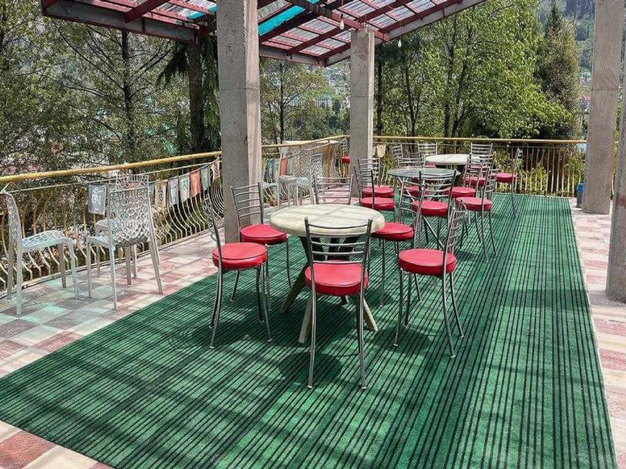 Hotel O Antriksh Cottage Manāli Eksteriør billede
