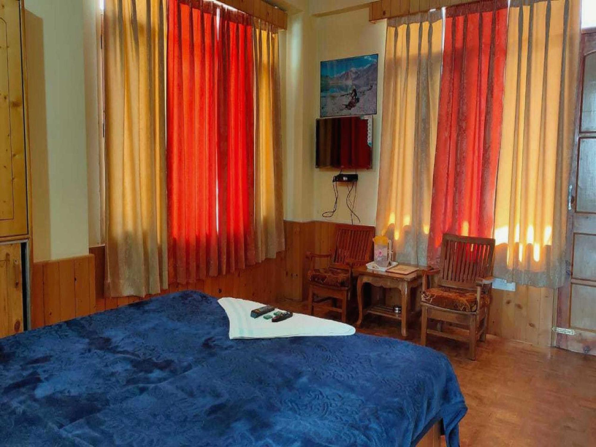 Hotel O Antriksh Cottage Manāli Eksteriør billede