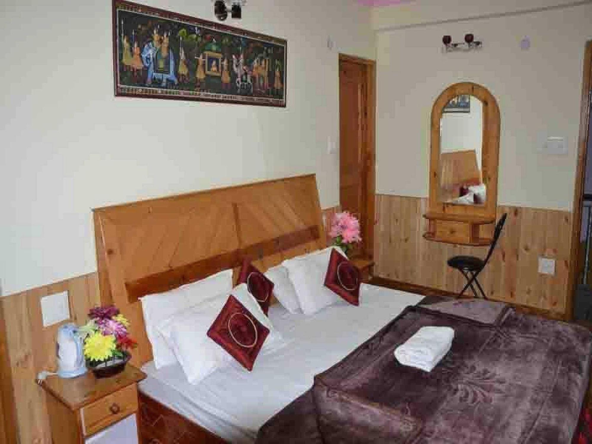 Hotel O Antriksh Cottage Manāli Eksteriør billede